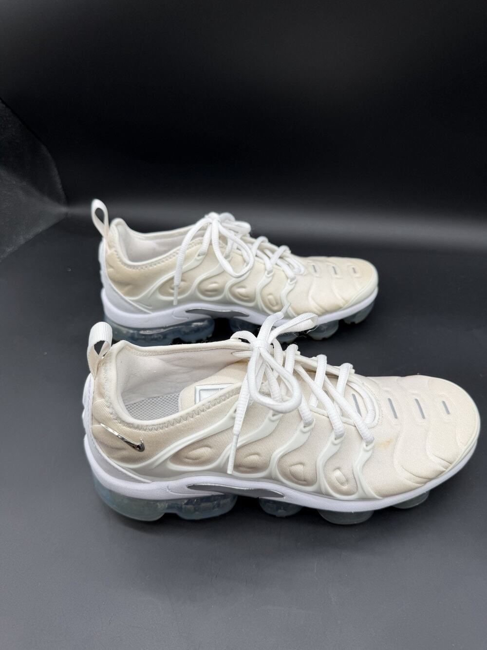 Nike Air VaporMax Women’s white 8.5 Athletic Sneakers